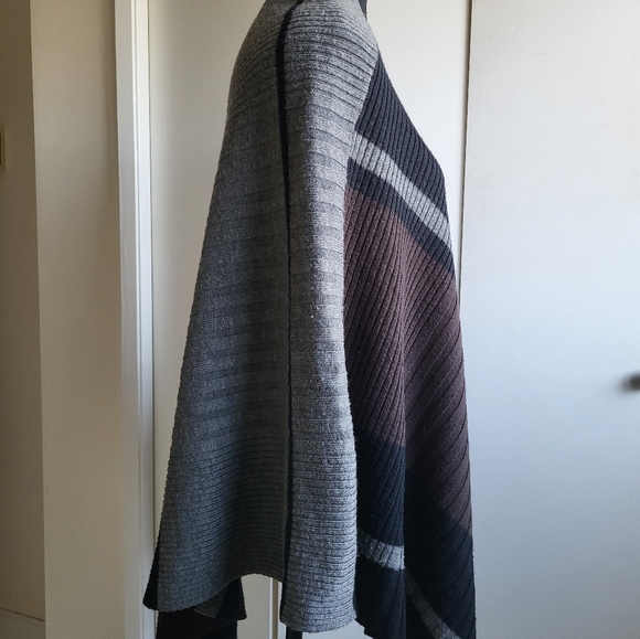 JOSEPH Assymetrical Wool Poncho One Size - Picture 2 of 12